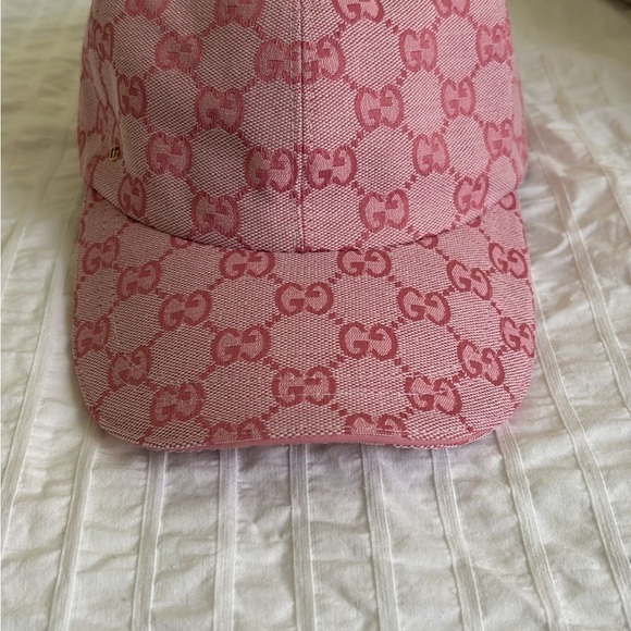 Gucci Women’s GG Canvas Baseball Hat - Picture 6 of 7